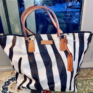 Dooney & Bourke Tote